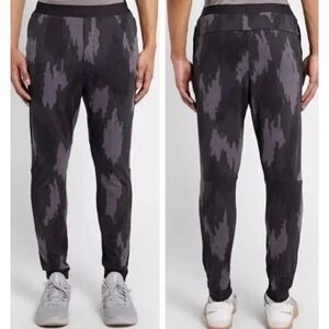 lululemon athletica Men's Dark Gray Camo Joggers